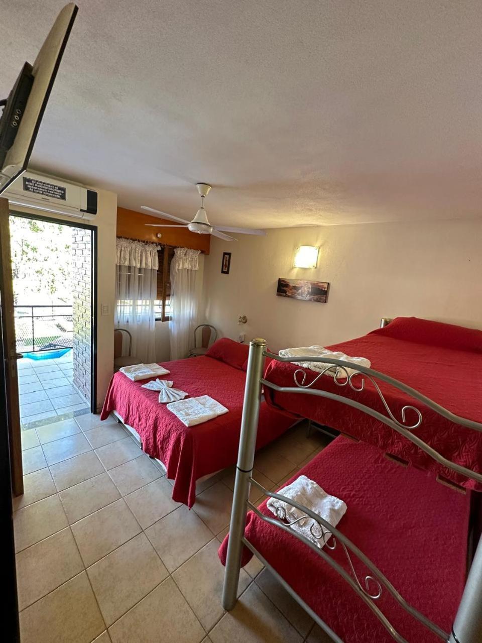 Hotel Carlos Paz 维拉卡洛斯帕兹 外观 照片