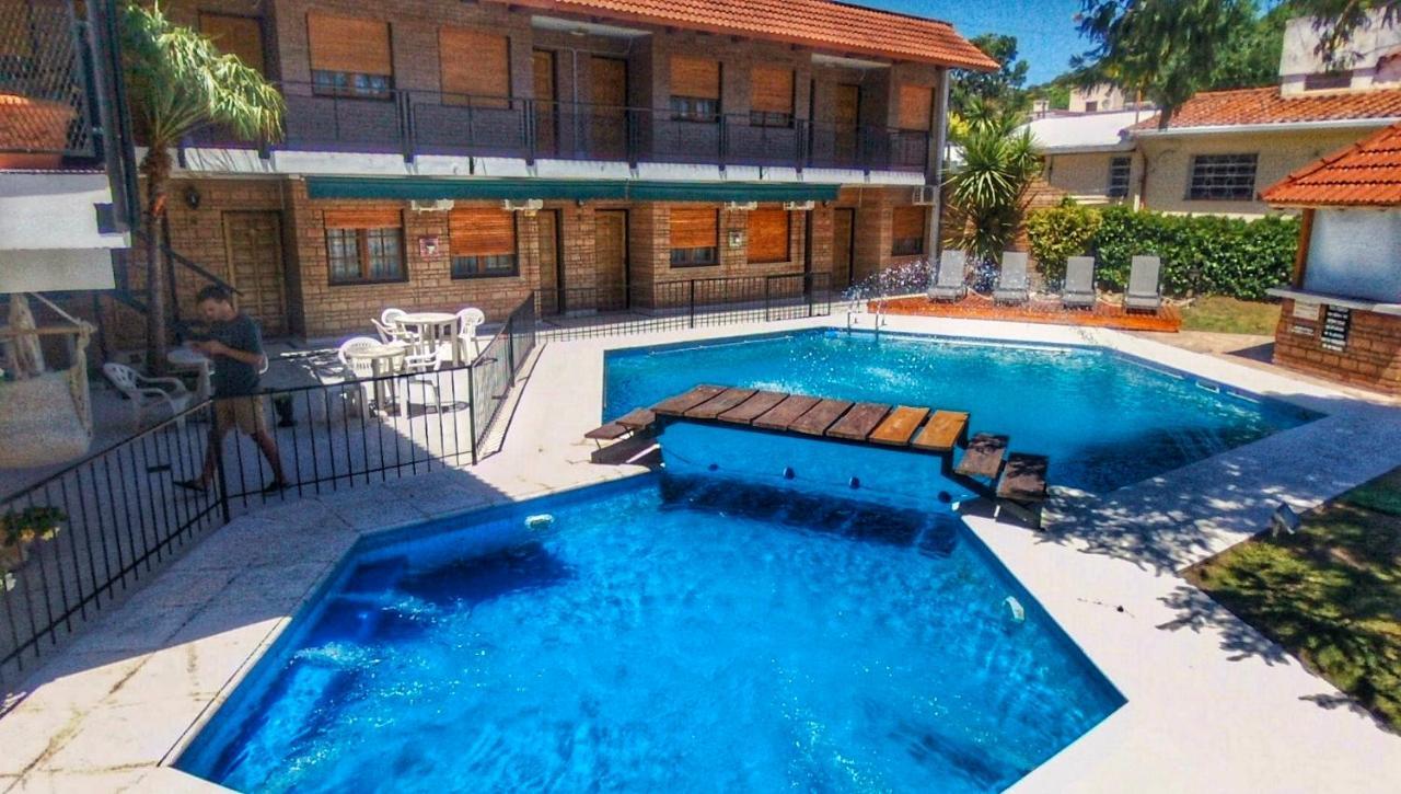 Hotel Carlos Paz 维拉卡洛斯帕兹 外观 照片